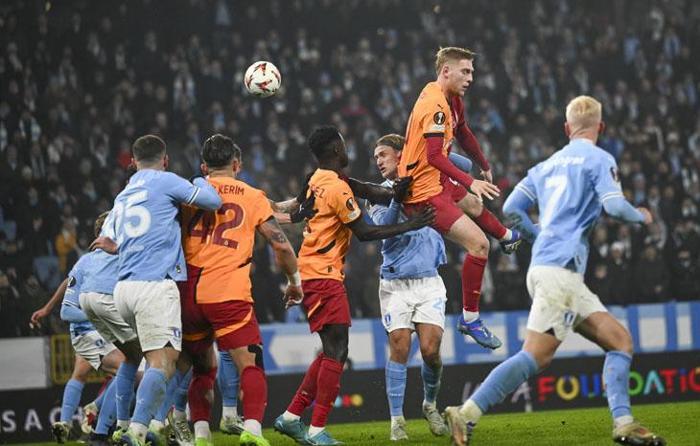 Devre Arası Fırsatı: Galatasaray'ın Malmö ile Beraberliği Üzerine Sert Eleştiriler